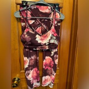 Old Navy Active Crop Leggins and Sports Bra size Medium
